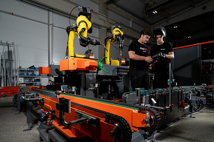 Namenska robotska celica za avtomatizirano varjenje večjih cilindričnih in konstrukcijskih izdelkov